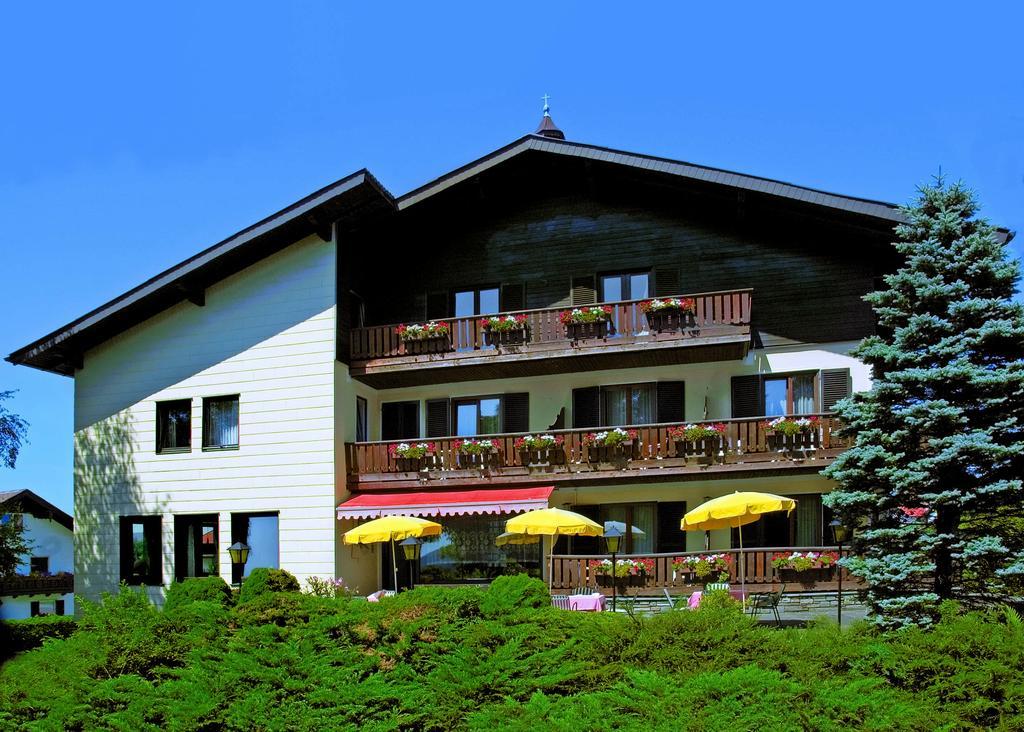 Gaestehaus Lauterbacher Neumarkt am Wallersee Esterno foto