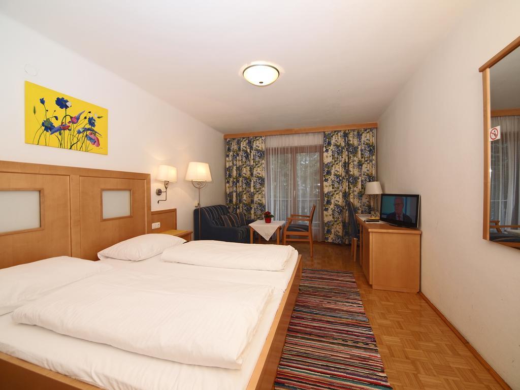 Gaestehaus Lauterbacher Neumarkt am Wallersee Esterno foto