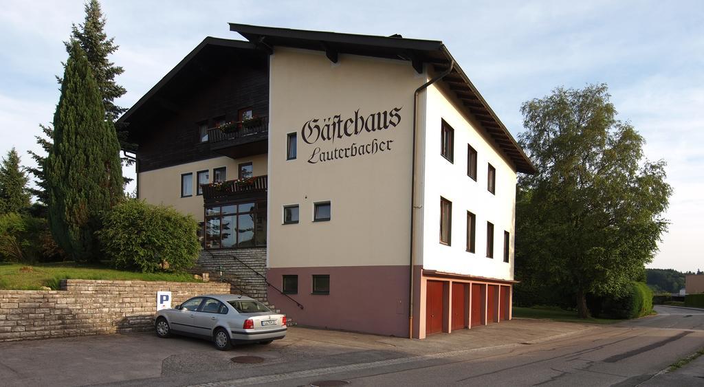 Gaestehaus Lauterbacher Neumarkt am Wallersee Esterno foto